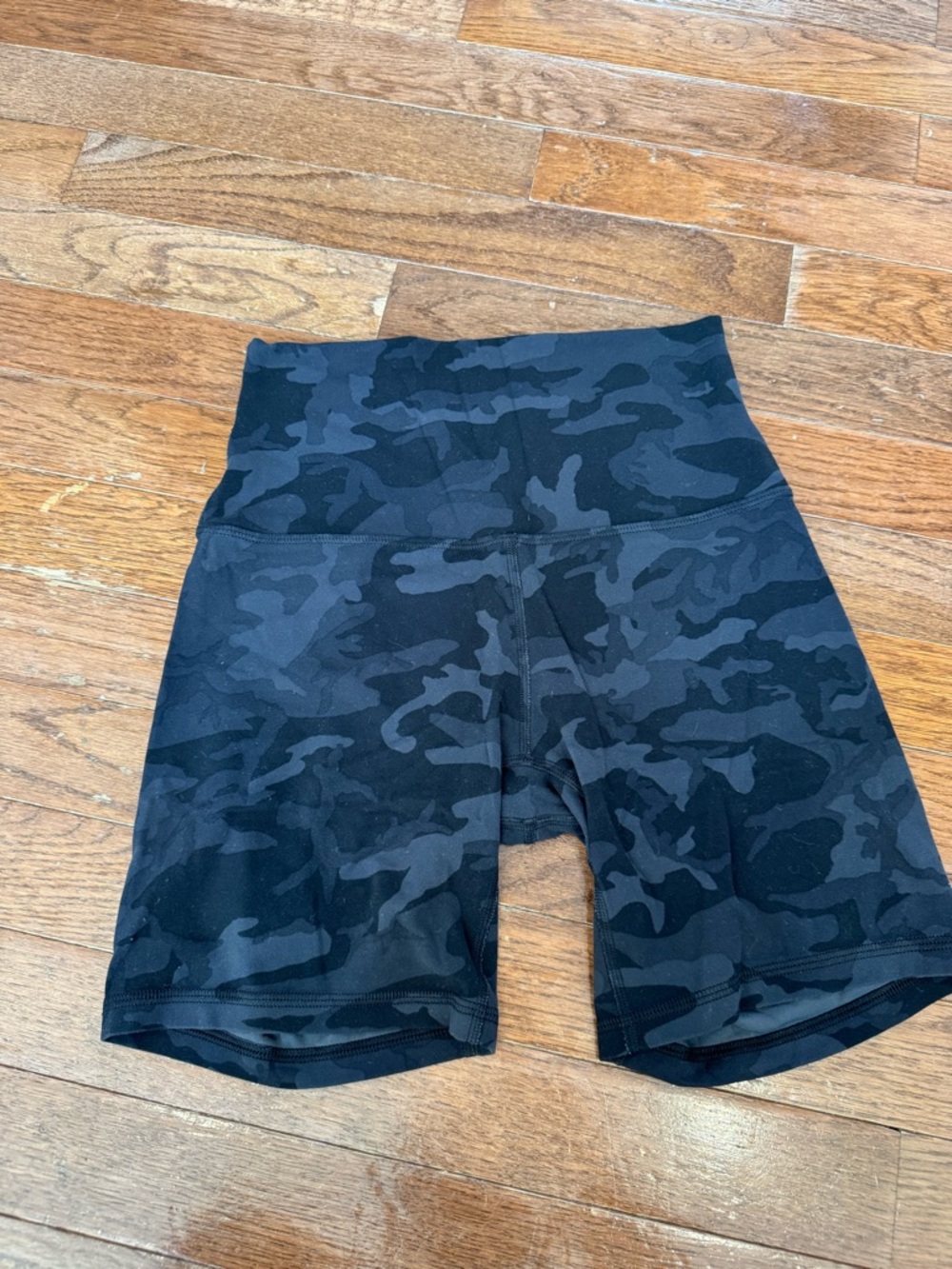 lululemon athletica Black Camo High-Rise Align 6"Athletic Shorts